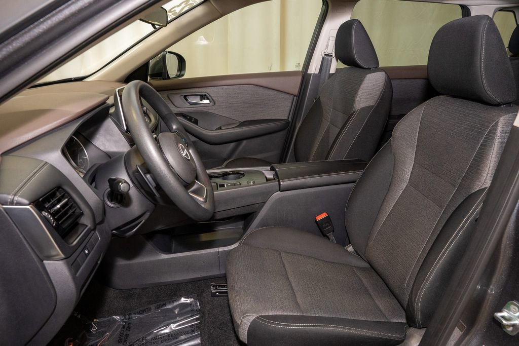 Used 2023 Nissan Rogue SV image 10