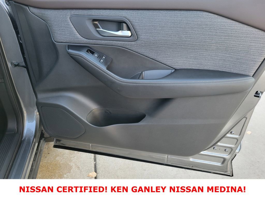 Certified 2023 Nissan Rogue SV image 50