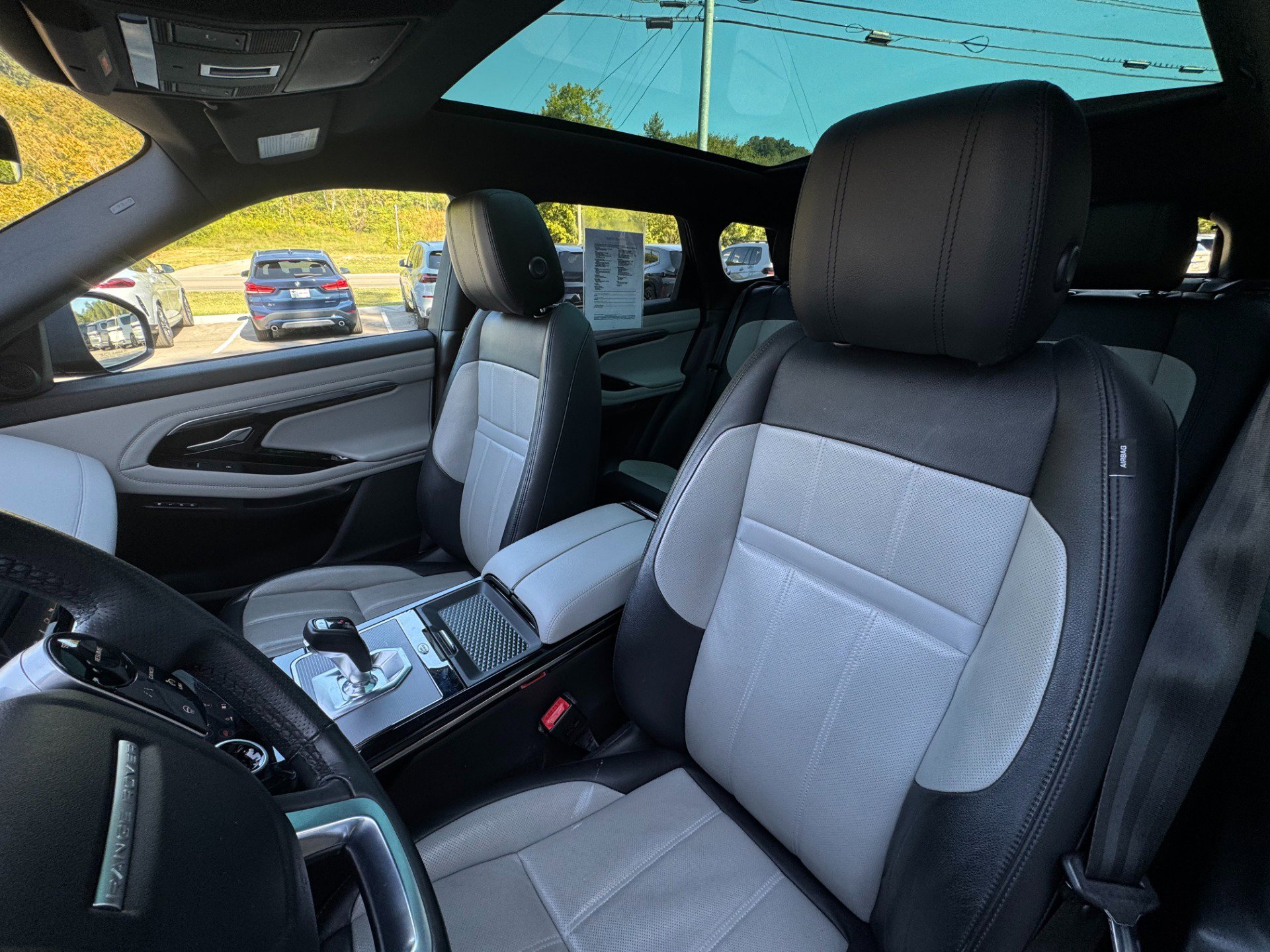 Used 2020 Land Rover Range Rover Evoque R-Dynamic SE image 11