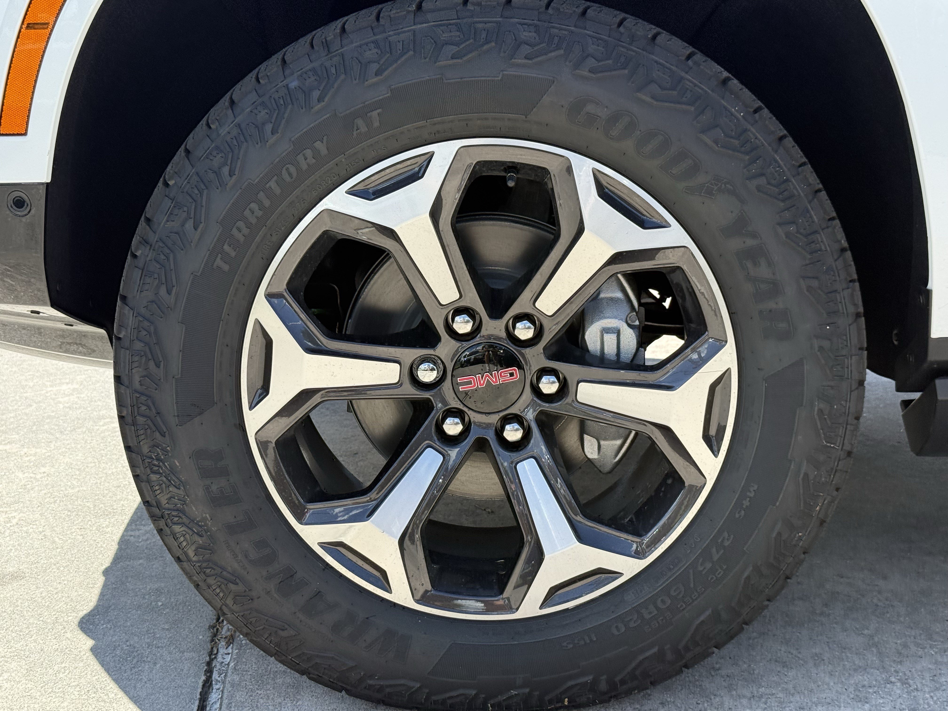 New 2026 GMC Yukon AT4 Ultimate AWD/4WD image 9