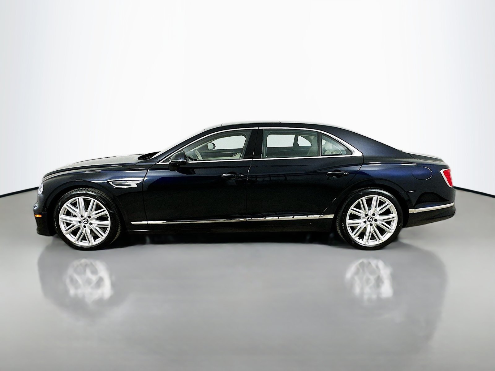 New 2026 Bentley Flying Spur V8 AWD/4WD image 11