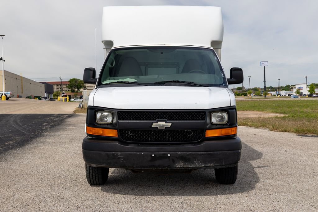Used 2014 Chevrolet Express 3500 RWD image 2