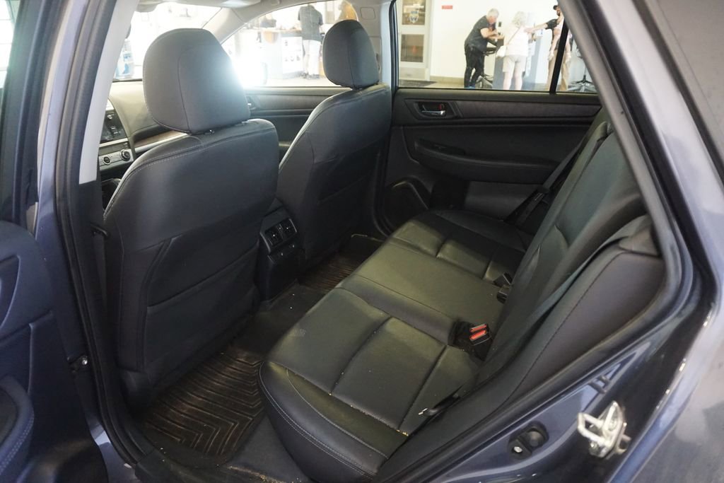 Used 2017 Subaru Outback 3.6R Limited AWD/4WD image 16