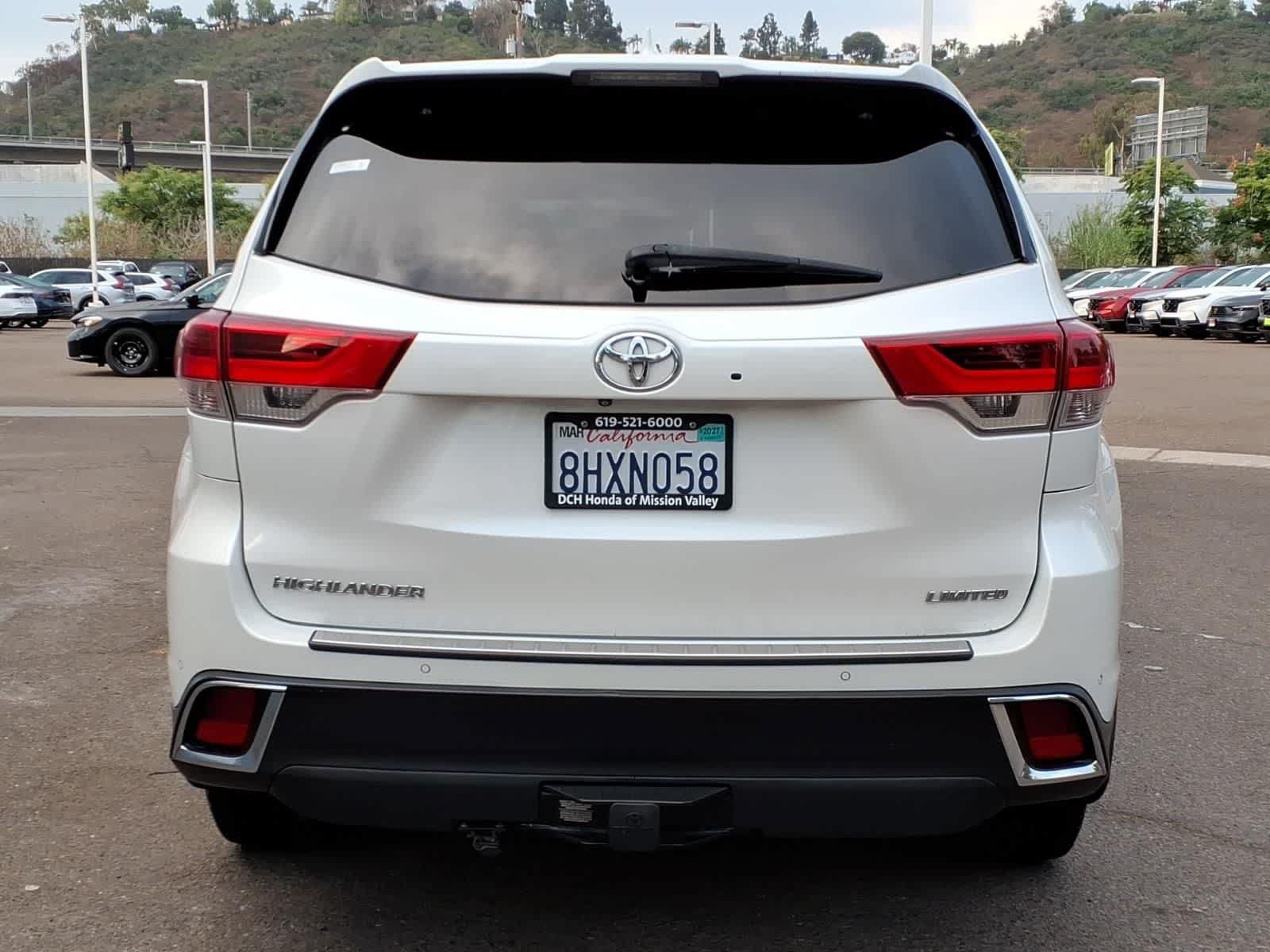 Used 2019 Toyota Highlander Limited FWD image 5