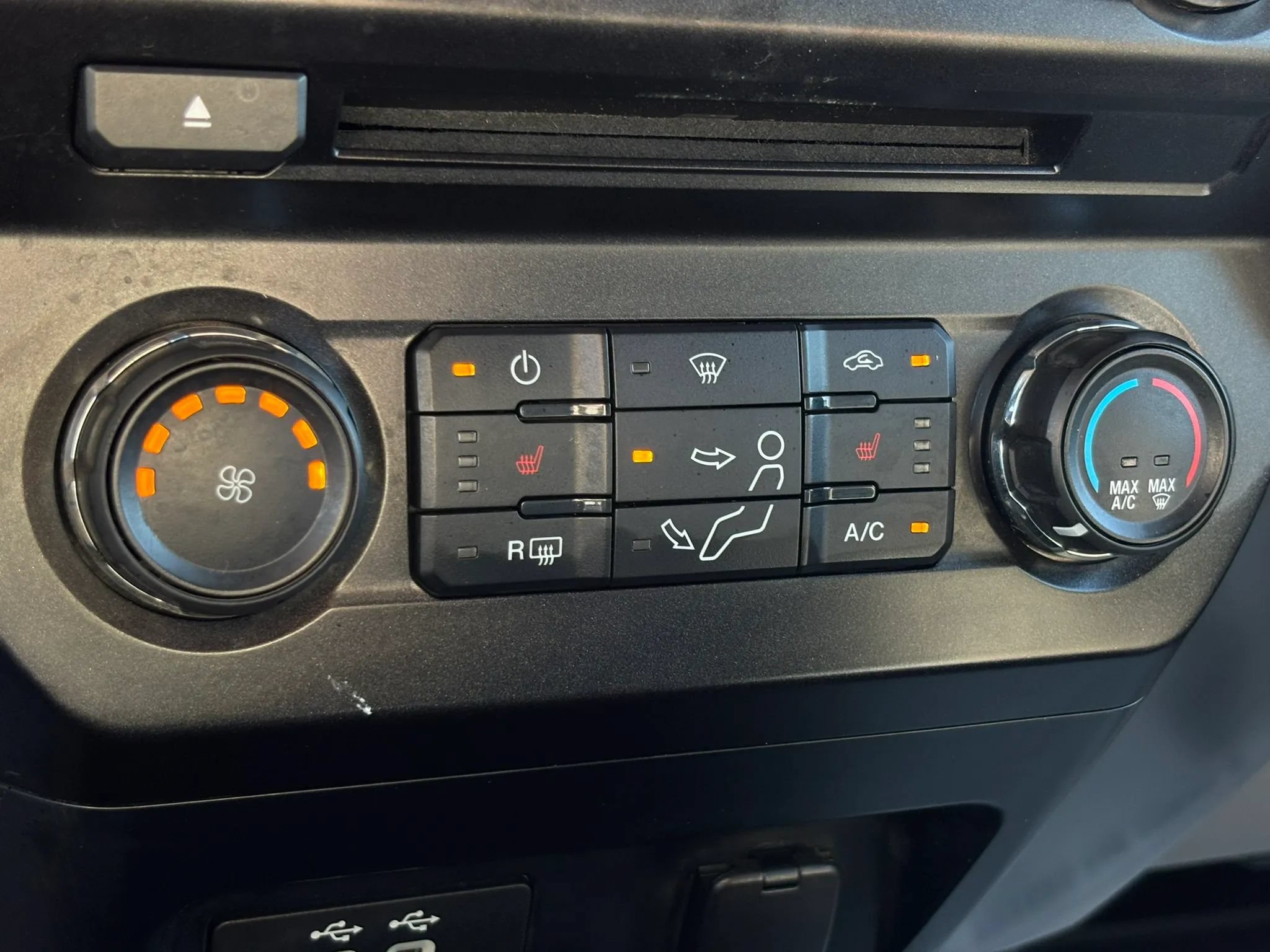 Used 2018 Ford F250 XLT w/ XLT Premium Package AWD/4WD image 36