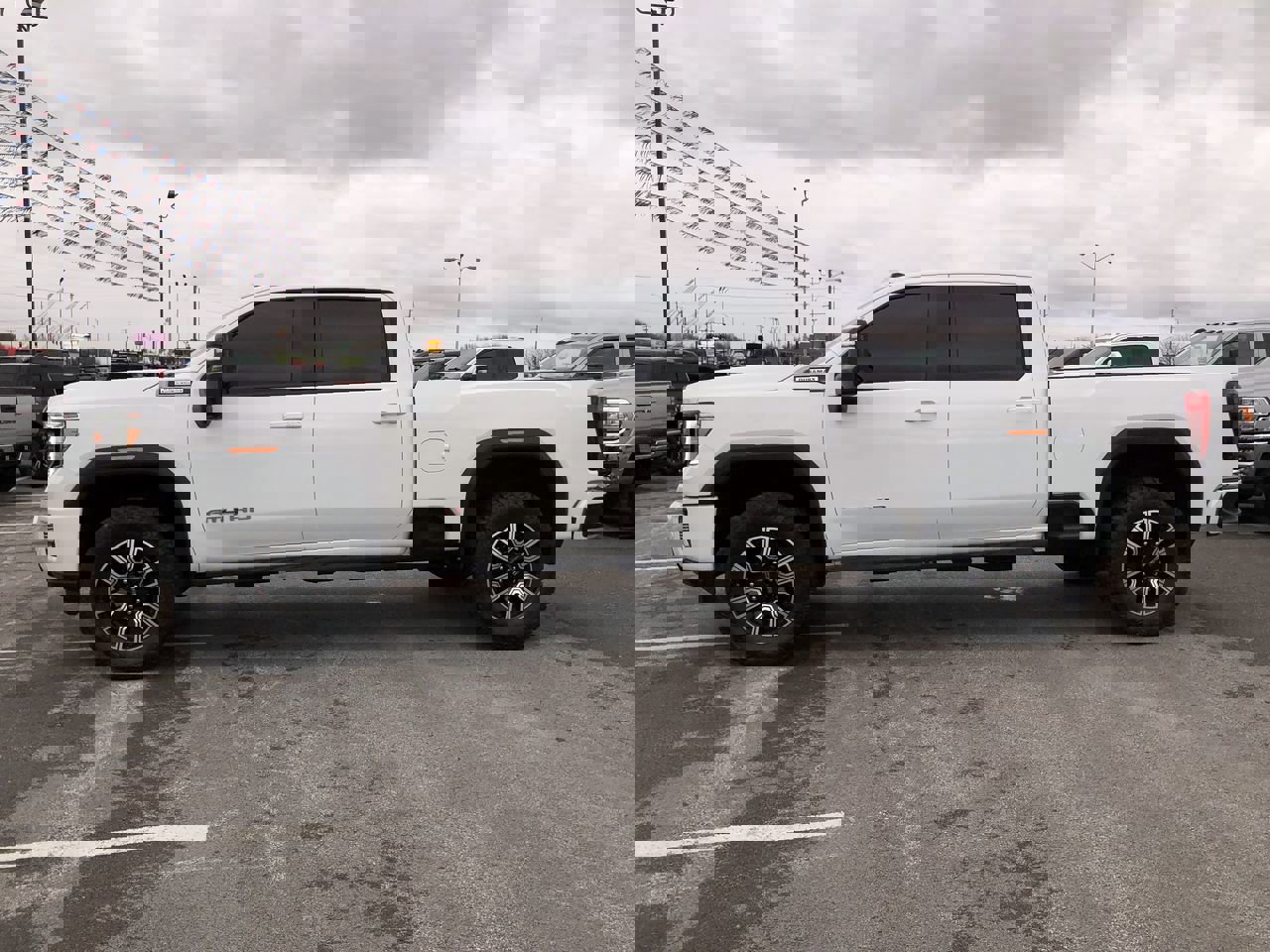 Used 2022 GMC Sierra 3500 AT4 w/ AT4 Preferred Package image 11