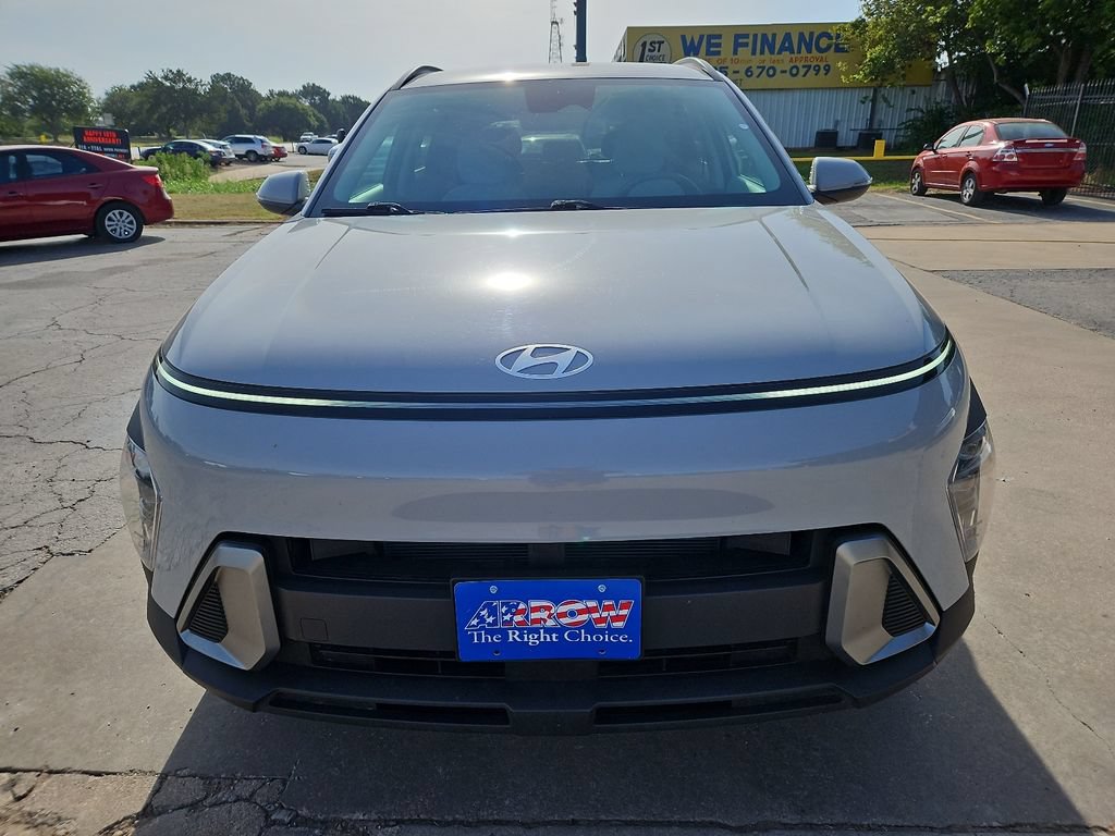 Used 2025 Hyundai Kona SEL FWD image 3