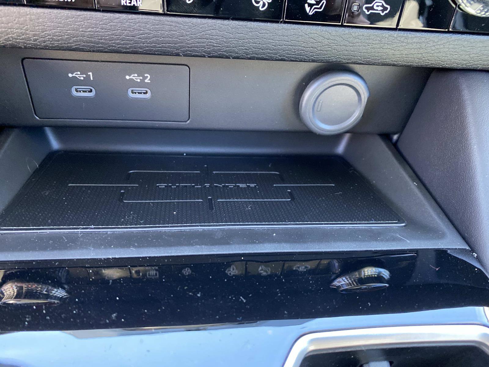 New 2026 Mitsubishi Outlander ES image 12