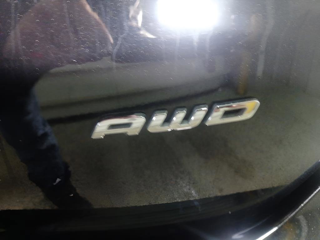 Used 2024 Ford Edge SEL image 11