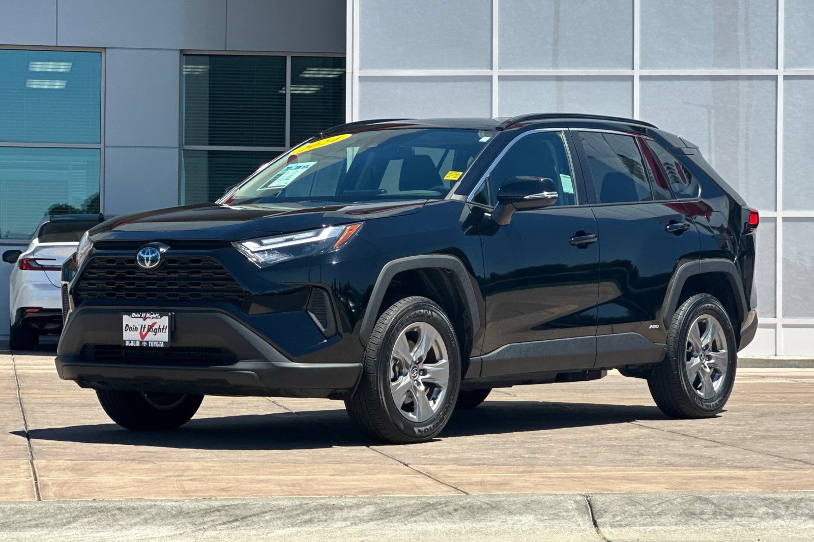 Used 2024 Toyota RAV4 XLE w/ Convenience Package AWD/4WD image 8