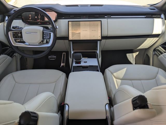 Used 2025 Land Rover Range Rover Autobiography AWD/4WD image 15