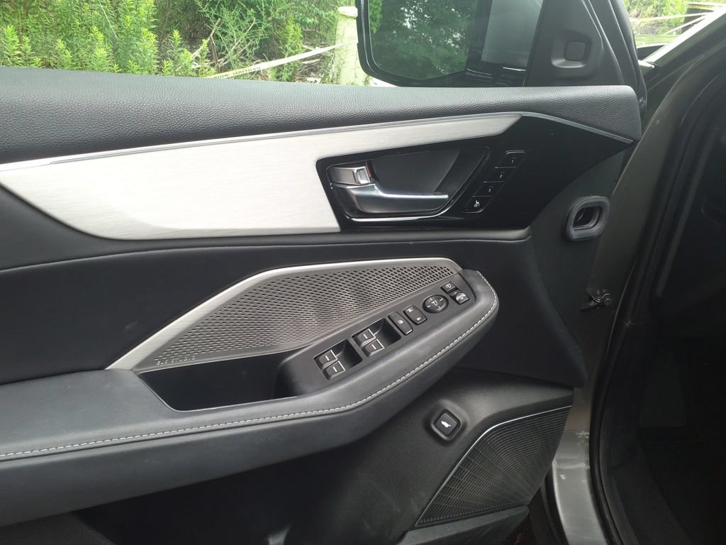 Used 2023 Acura MDX w/ Technology Package FWD image 17