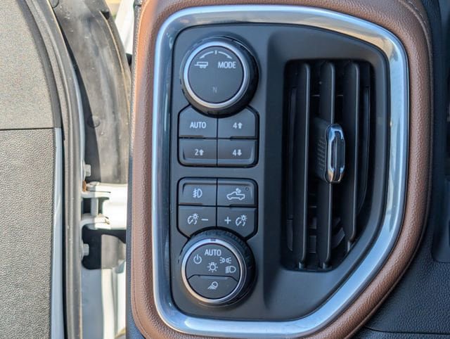 Used 2022 Chevrolet Silverado 2500 High Country AWD/4WD image 25