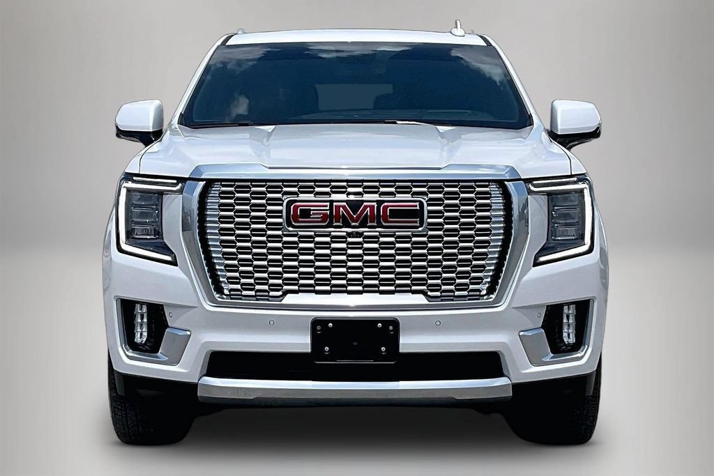 Used 2024 GMC Yukon Denali RWD image 3