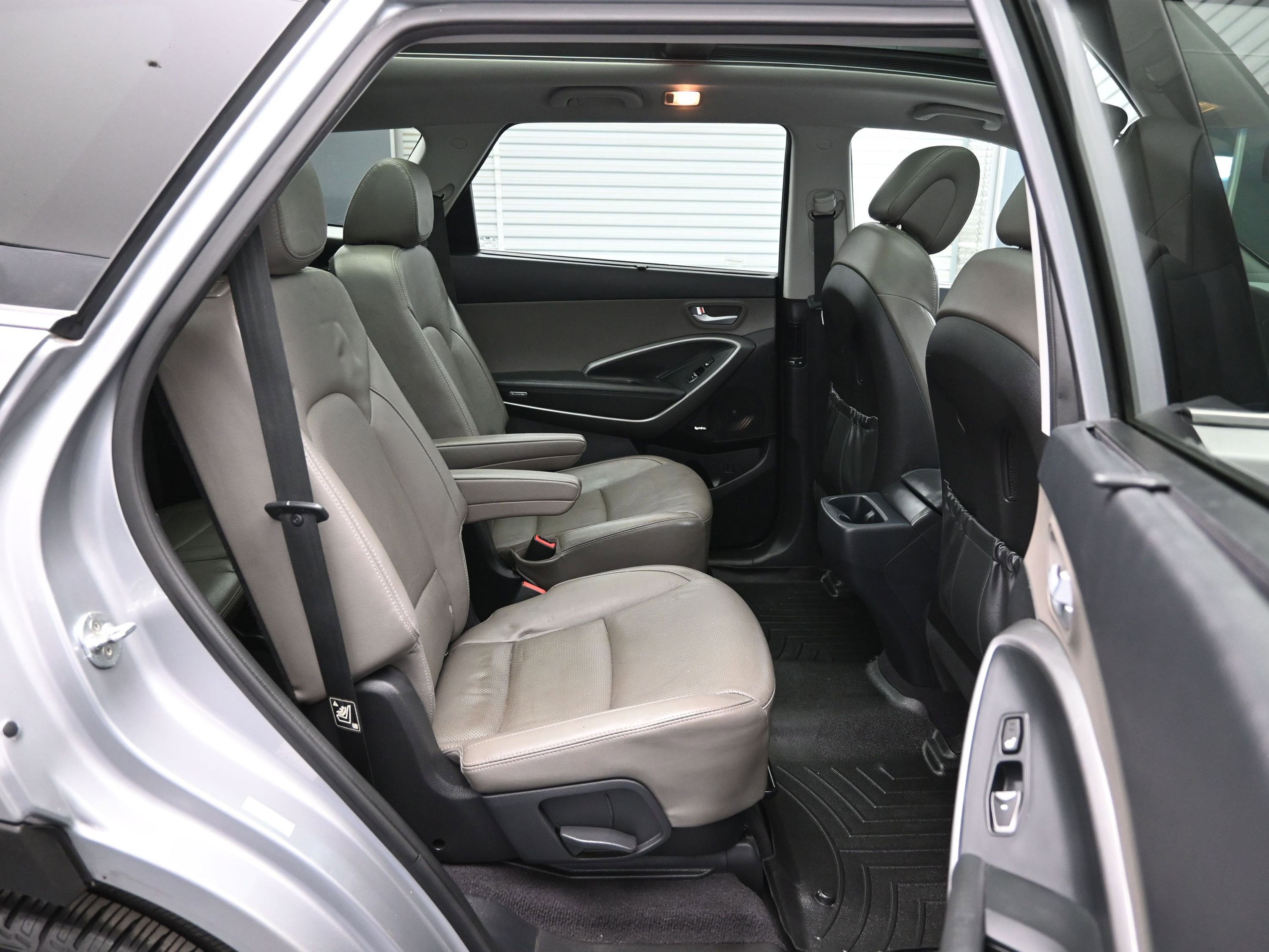 Used 2017 Hyundai Santa Fe Limited image 12