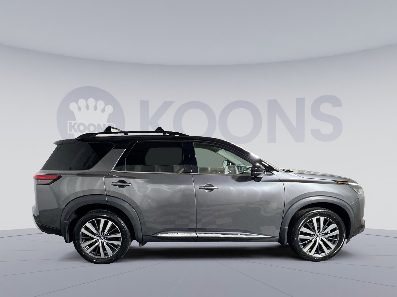 Used 2022 Nissan Pathfinder Platinum w/ Cargo Package image 8