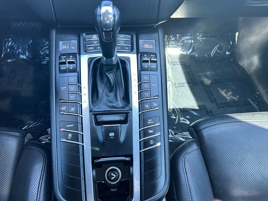 Used 2018 Porsche Macan S image 28