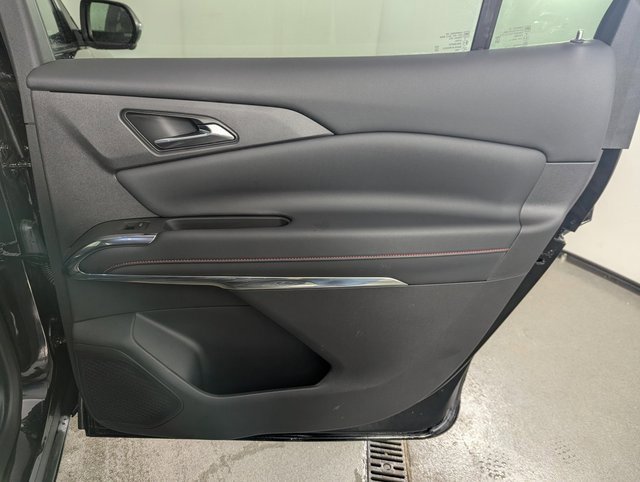 Used 2025 Chevrolet Traverse Z71 image 19