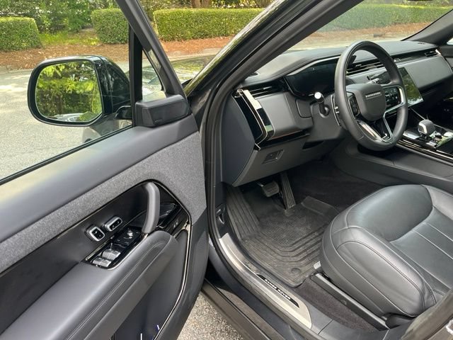 Certified 2025 Land Rover Range Rover Sport SE AWD/4WD image 4