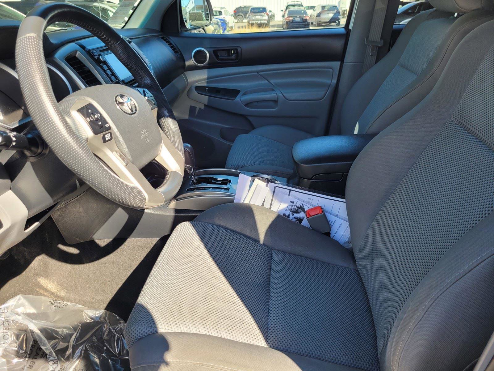 Used 2014 Toyota Tacoma 4x4 Double Cab w/ TRD Off-Road Package image 19