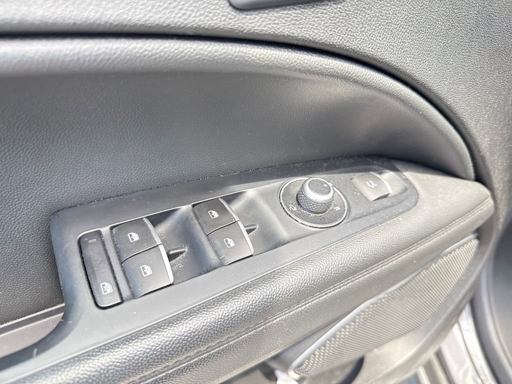 Used 2018 Alfa Romeo Stelvio AWD w/ Cold Weather Package image 11