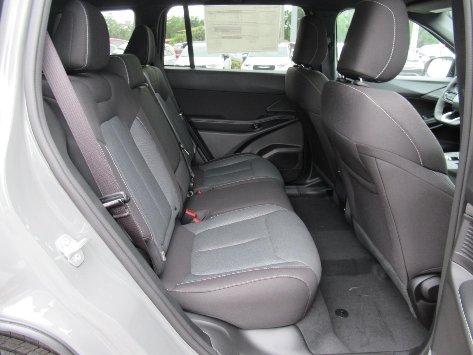 New 2026 Jeep Cherokee Laredo AWD/4WD image 30