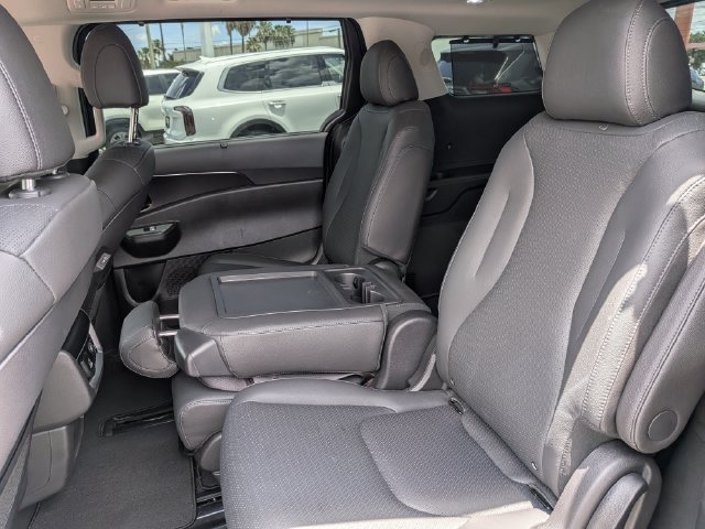 Certified 2026 Kia Carnival SX Prestige FWD image 13