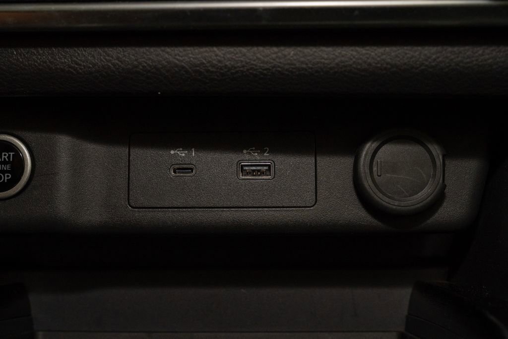 Used 2023 Nissan Rogue SV w/ SV Premium B Package image 17