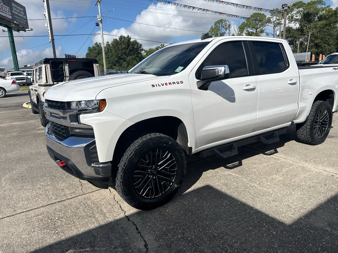Used 2019 Chevrolet Silverado 1500 LT w/ Texas Edition image 3