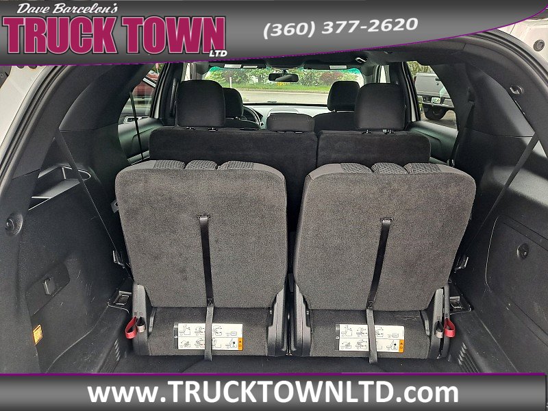 Used 2017 Ford Explorer XLT w/ Equipment Group 201A AWD/4WD image 12