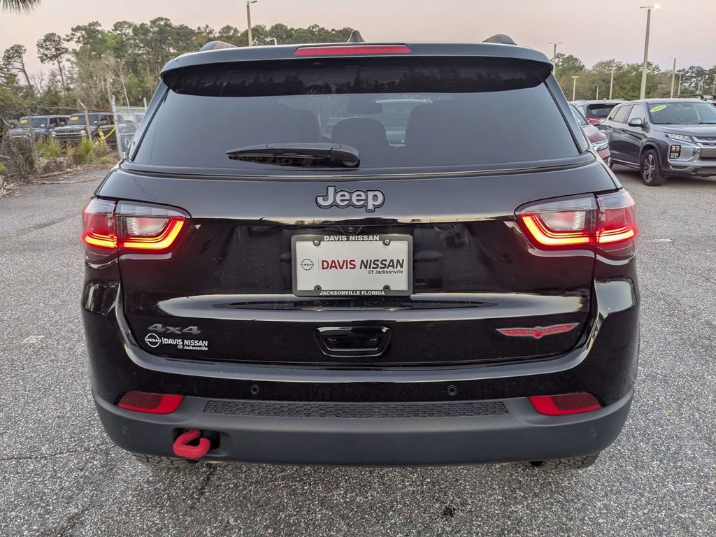 Used 2025 Jeep Compass Trailhawk w/ Trailhawk Elite Group image 5