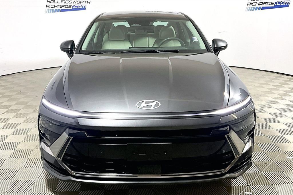 Used 2025 Hyundai Sonata SEL FWD image 2