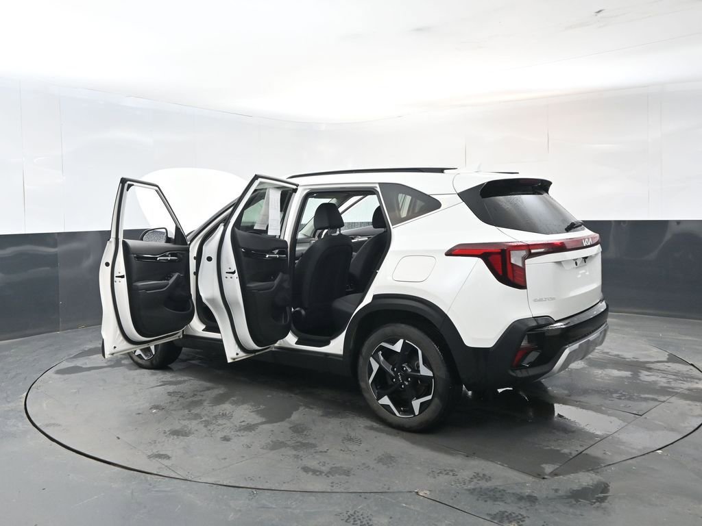 Used 2024 Kia Seltos EX image 32