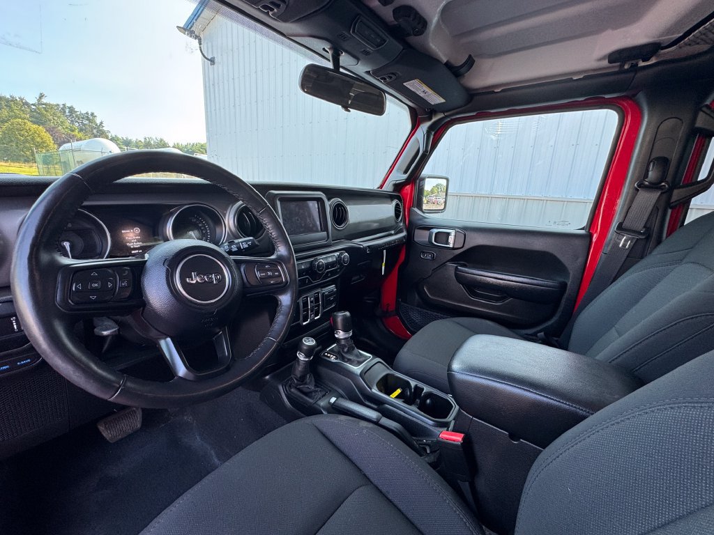 Used 2023 Jeep Wrangler Unlimited w/ Cold Weather Group AWD/4WD image 31