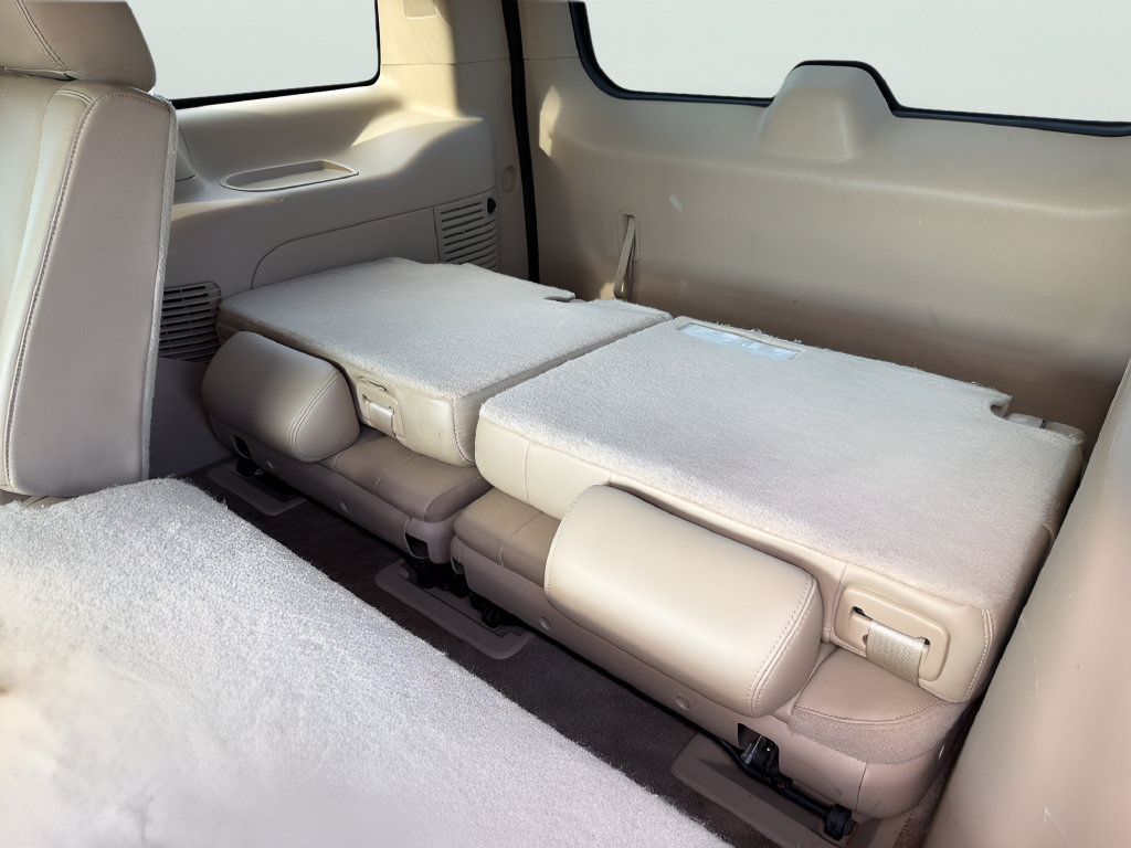 Used 2011 Chevrolet Tahoe LT w/ Texas Edition RWD image 30