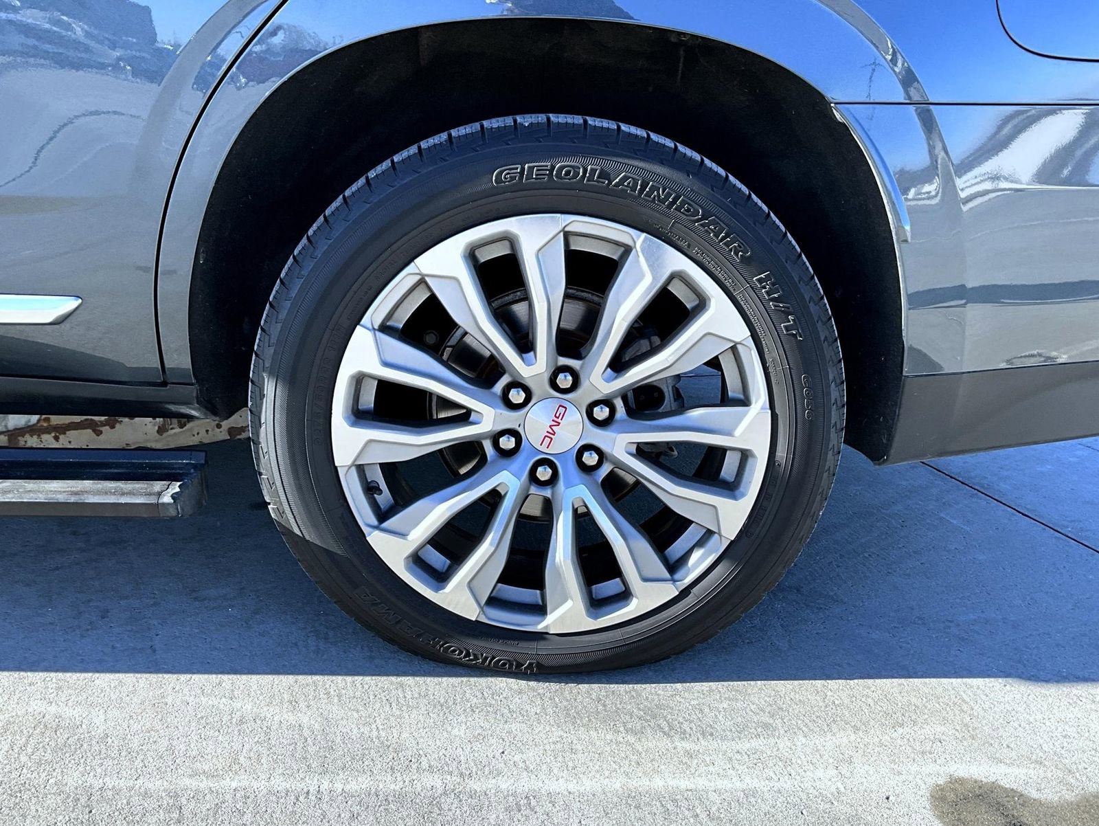 Used 2021 GMC Yukon Denali w/ Denali Ultimate Package image 25