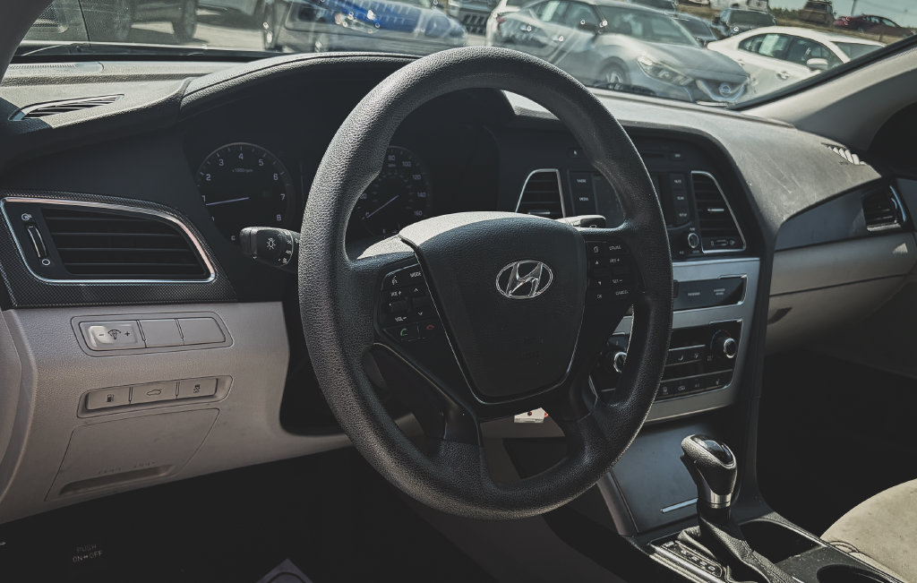 Used 2015 Hyundai Sonata Sport FWD image 2