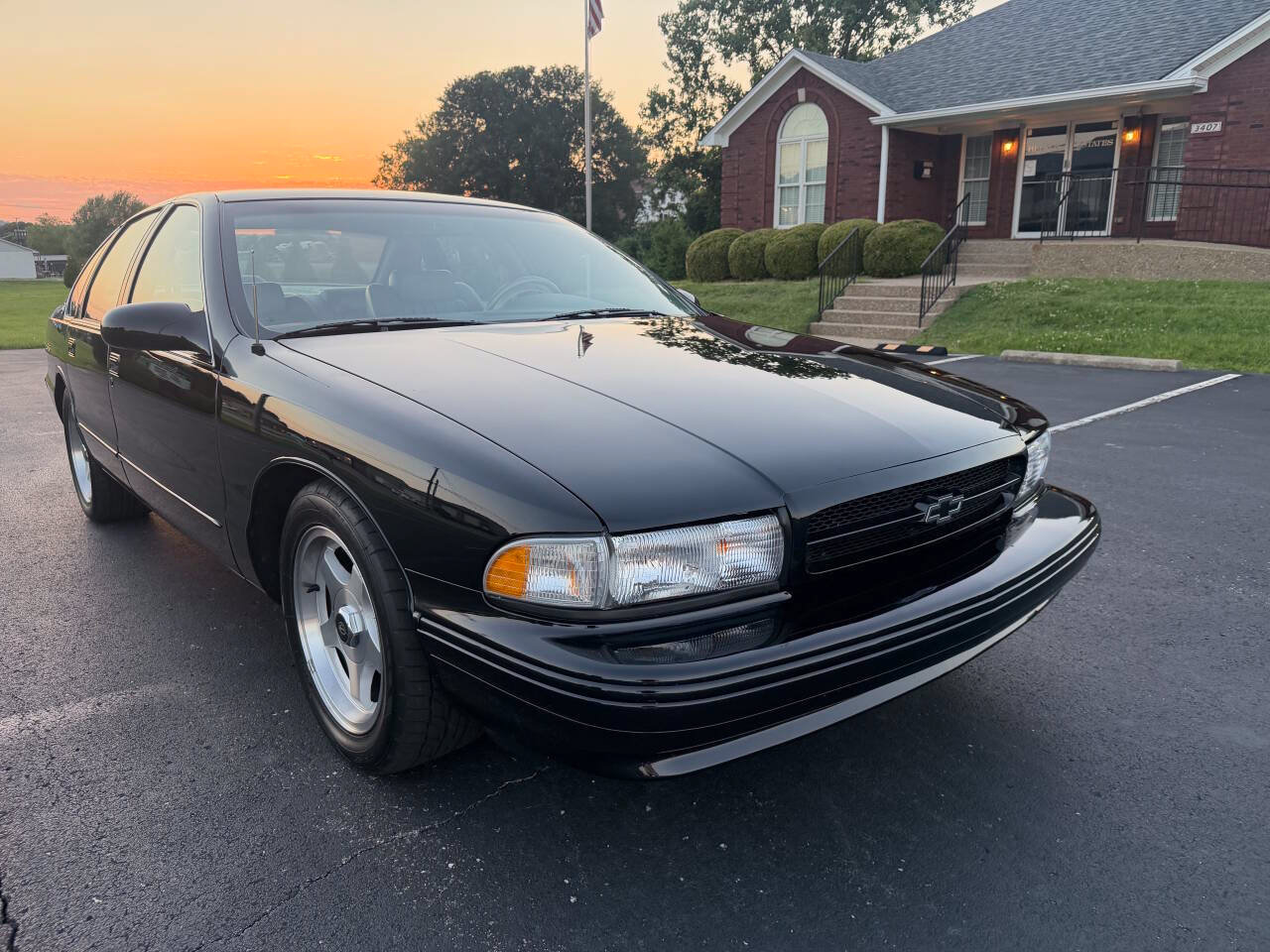 Used 1996 Chevrolet Impala SS RWD image 9
