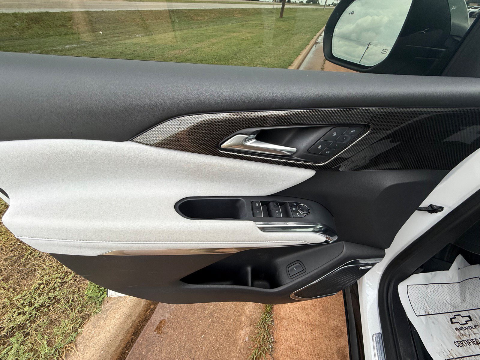 Used 2025 Chevrolet Traverse High Country w/ LPO, Floor Liner Package AWD/4WD image 12