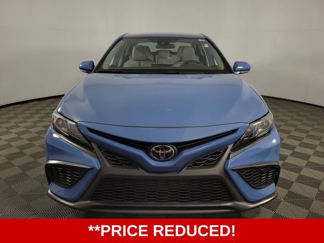 Used 2023 Toyota Camry SE image 2