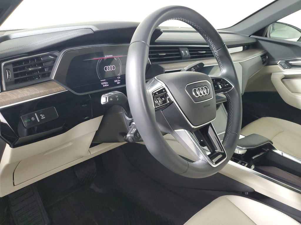 Used 2024 Audi Q8 e-tron Premium Plus w/ Premium Plus Package image 23