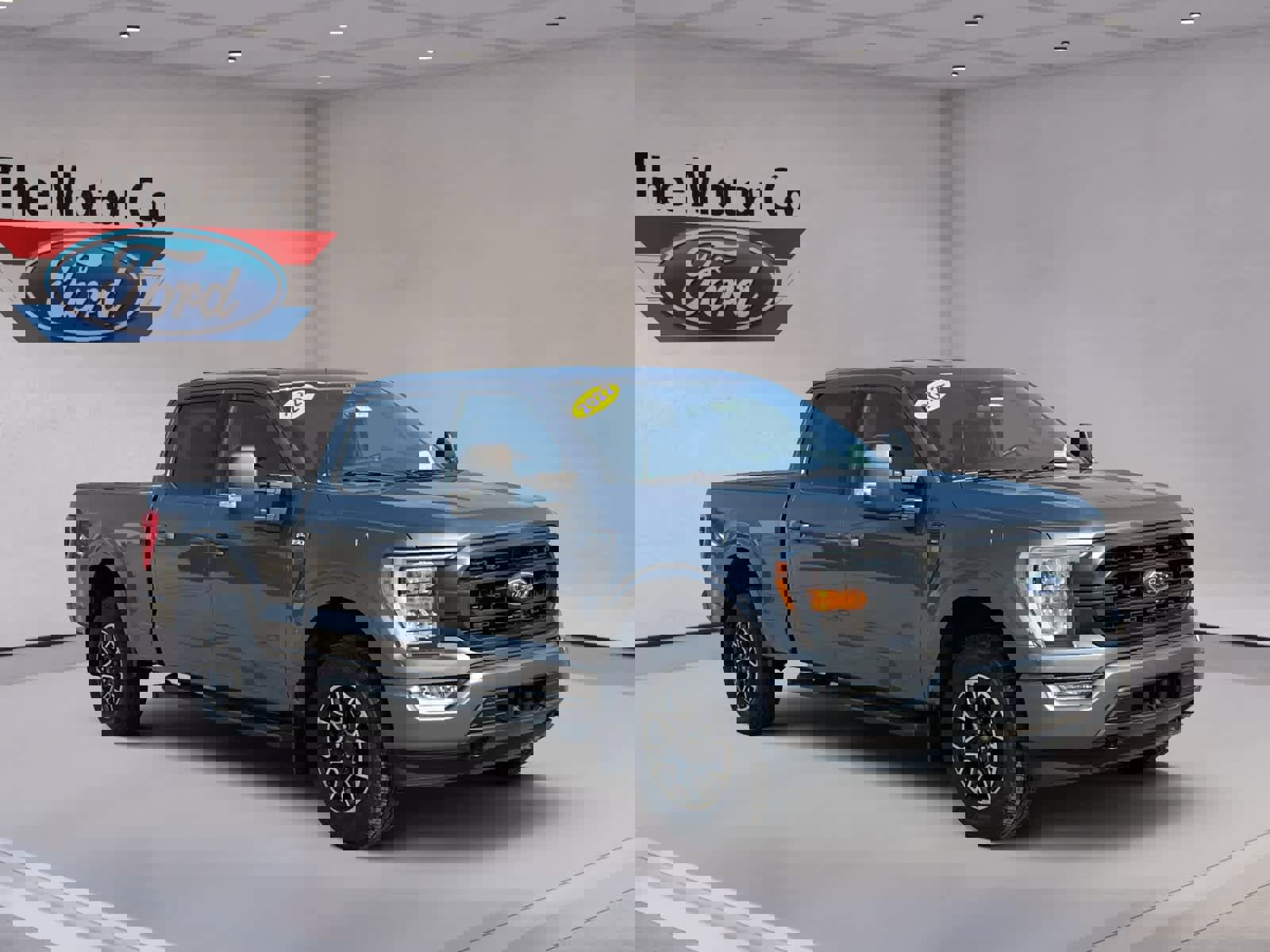 Certified 2022 Ford F150 XLT w/ Equipment Group 302A High image 3