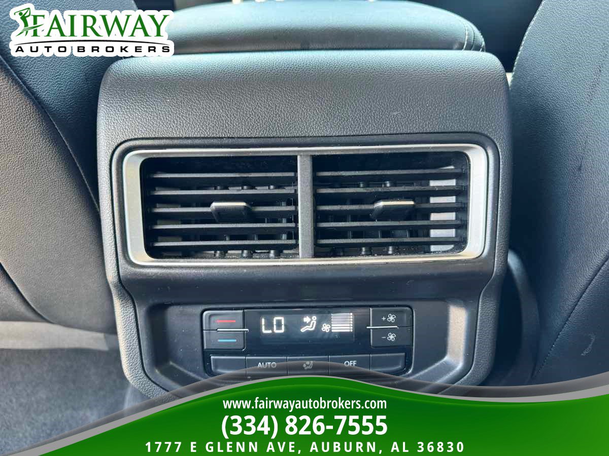 Used 2025 Volkswagen Atlas SE AWD/4WD image 27