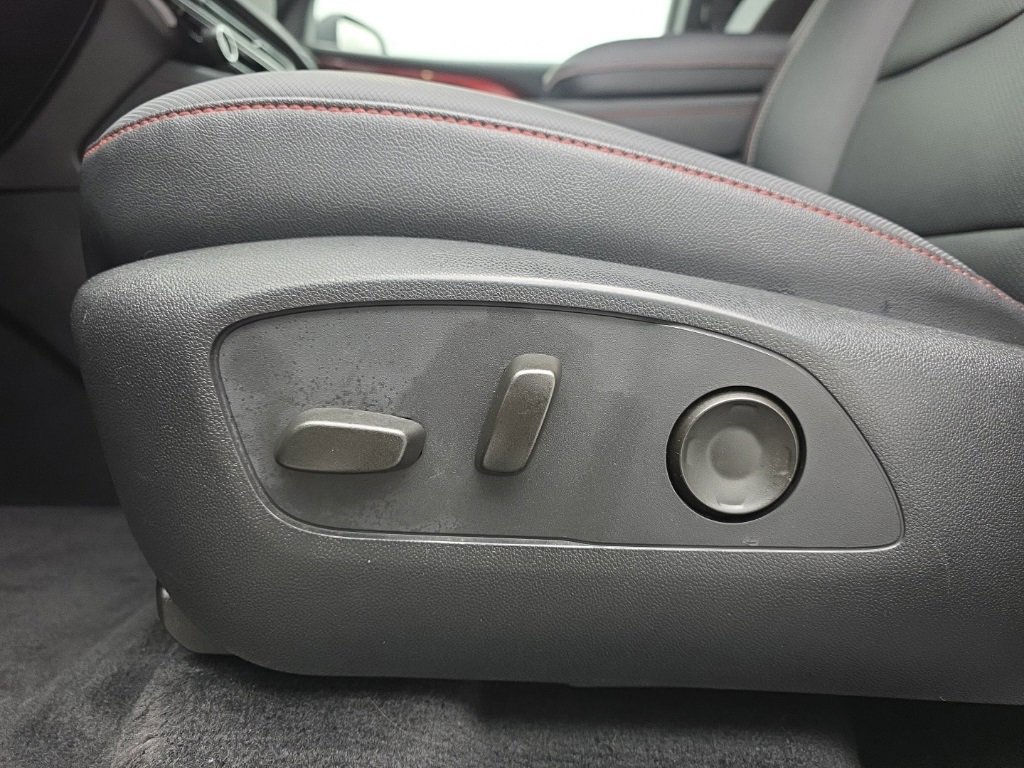 Used 2024 Chevrolet Traverse Z71 w/ Enhanced Driving Package image 24