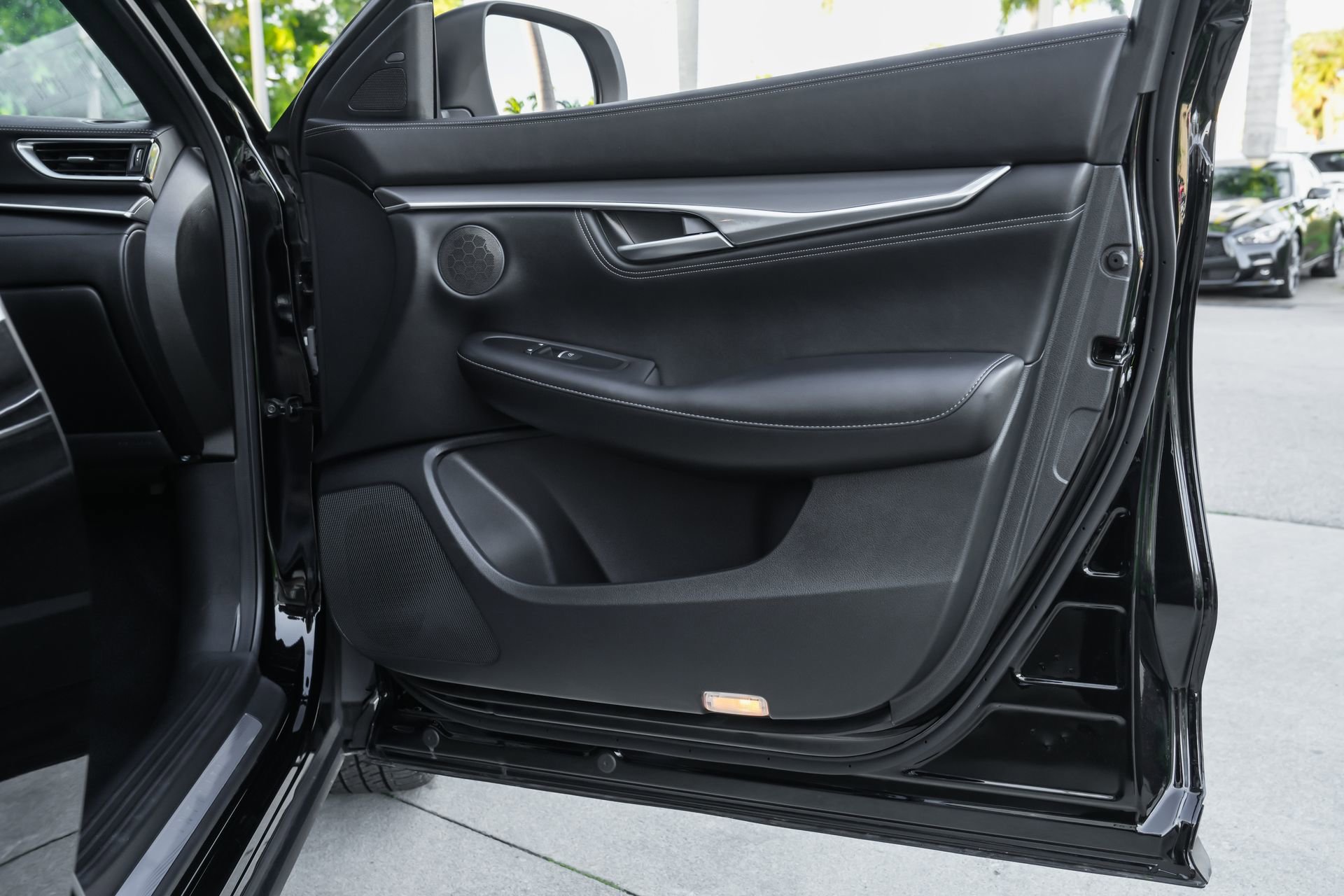 Used 2025 INFINITI QX55 Luxe w/ Cargo Package image 36