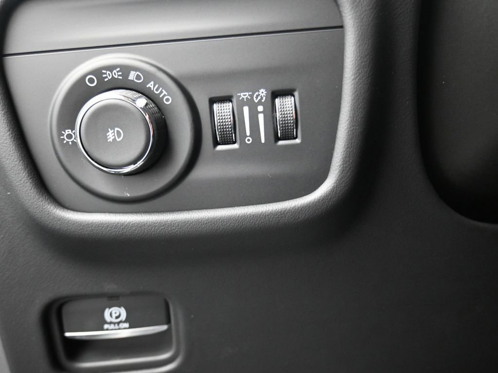 New 2025 Jeep Grand Cherokee L Summit image 26