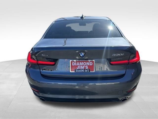 Used 2019 BMW 330i xDrive Sedan w/ Driving Assistance Package image 17