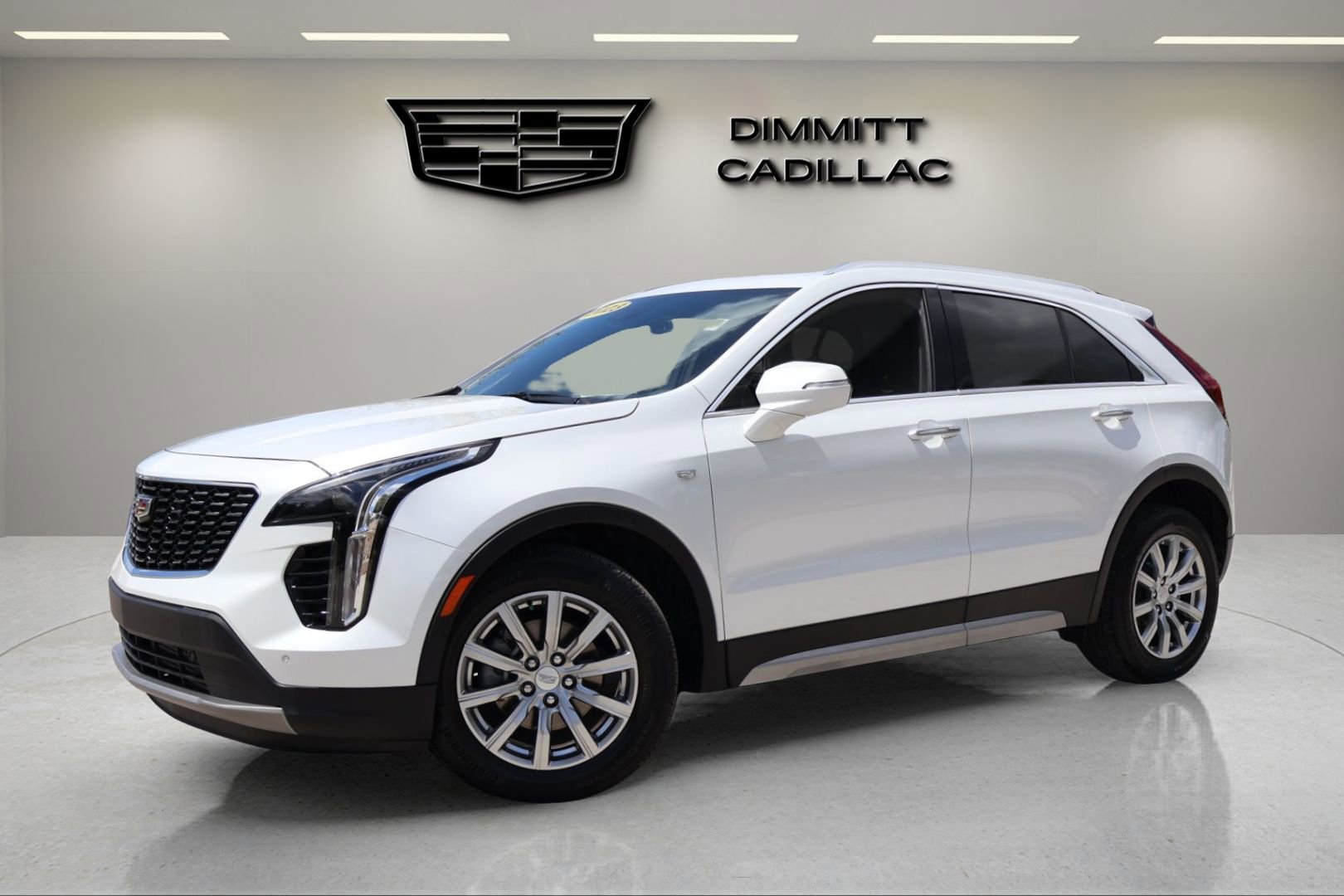 Used 2023 Cadillac XT4 Premium Luxury image 1