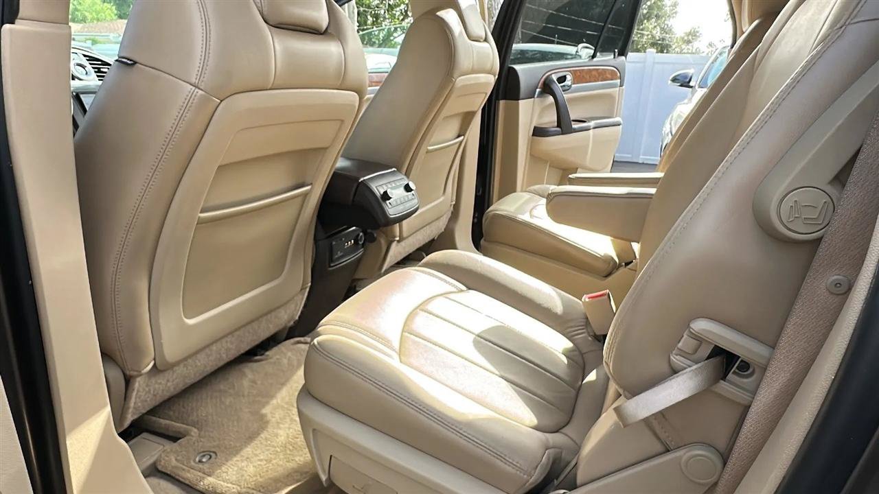 Used 2011 Buick Enclave CXL AWD/4WD image 24