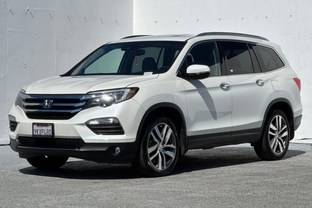 Used 2017 Honda Pilot Touring image 7